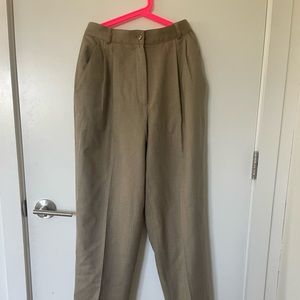 Size 6 pair of Liz Claiborne Collection trousers. Fall piece, academia, basic.
